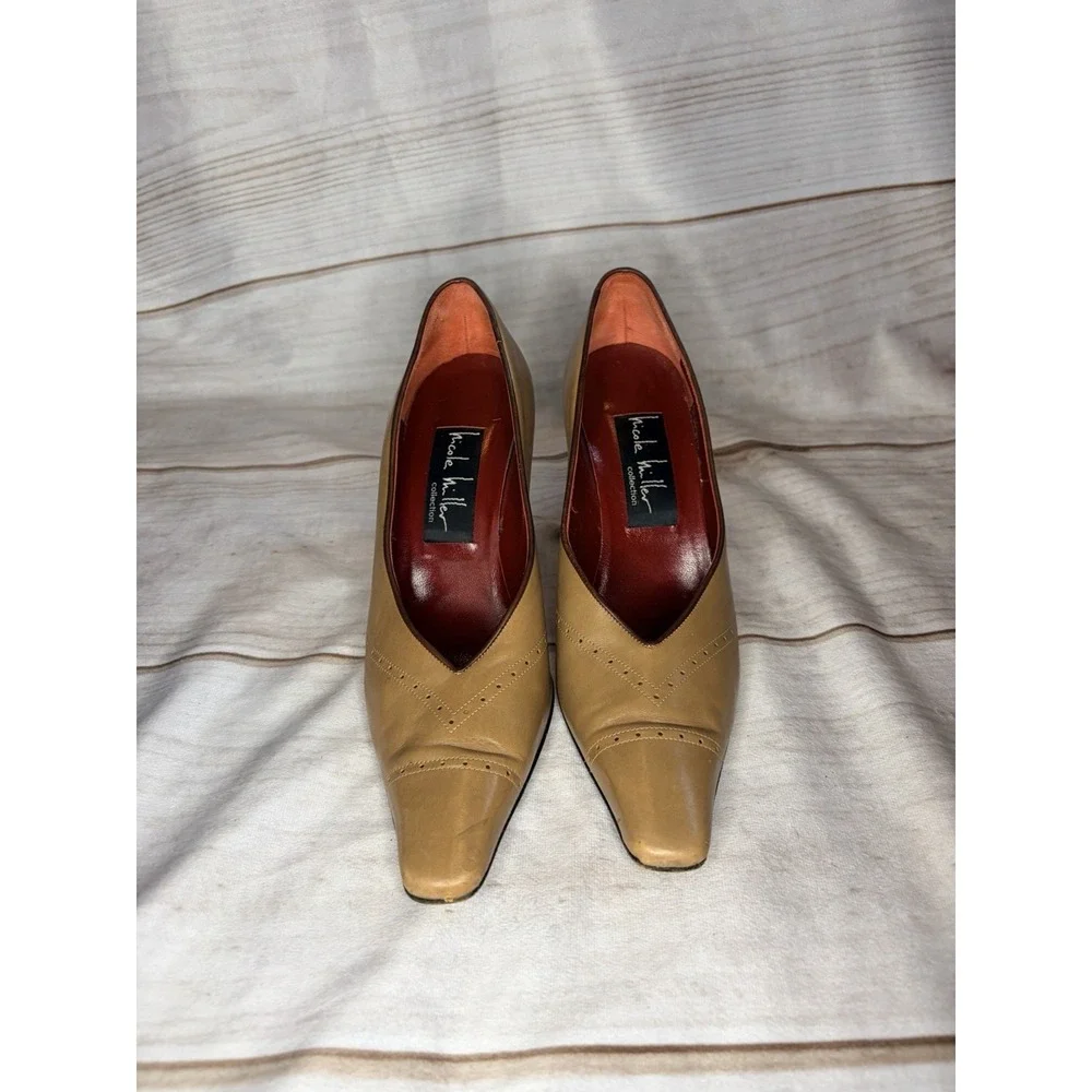 Vintage Nicole Miller Collection Heels Size 7M Tan Leather Pumps Made in Italy‎